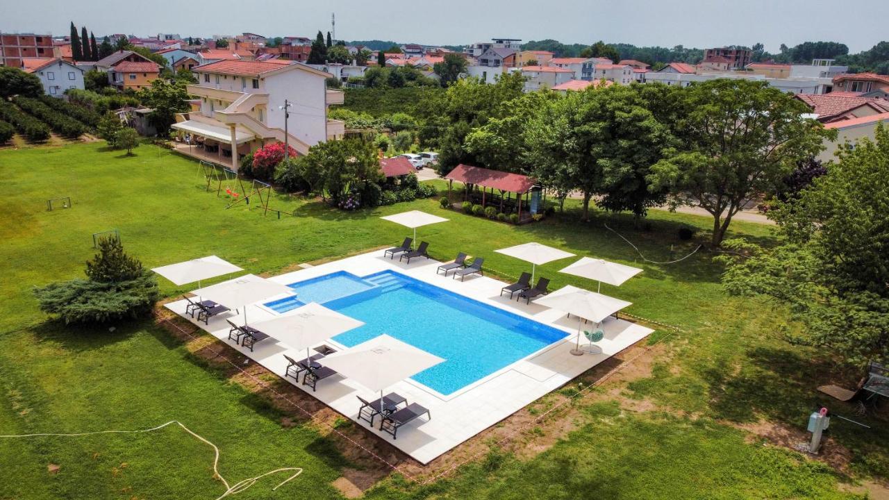 Apartments Rudaj ウルツィニ エクステリア 写真