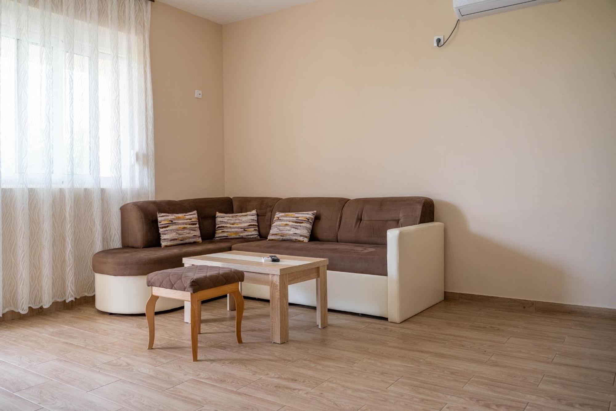 Apartments Rudaj ウルツィニ エクステリア 写真